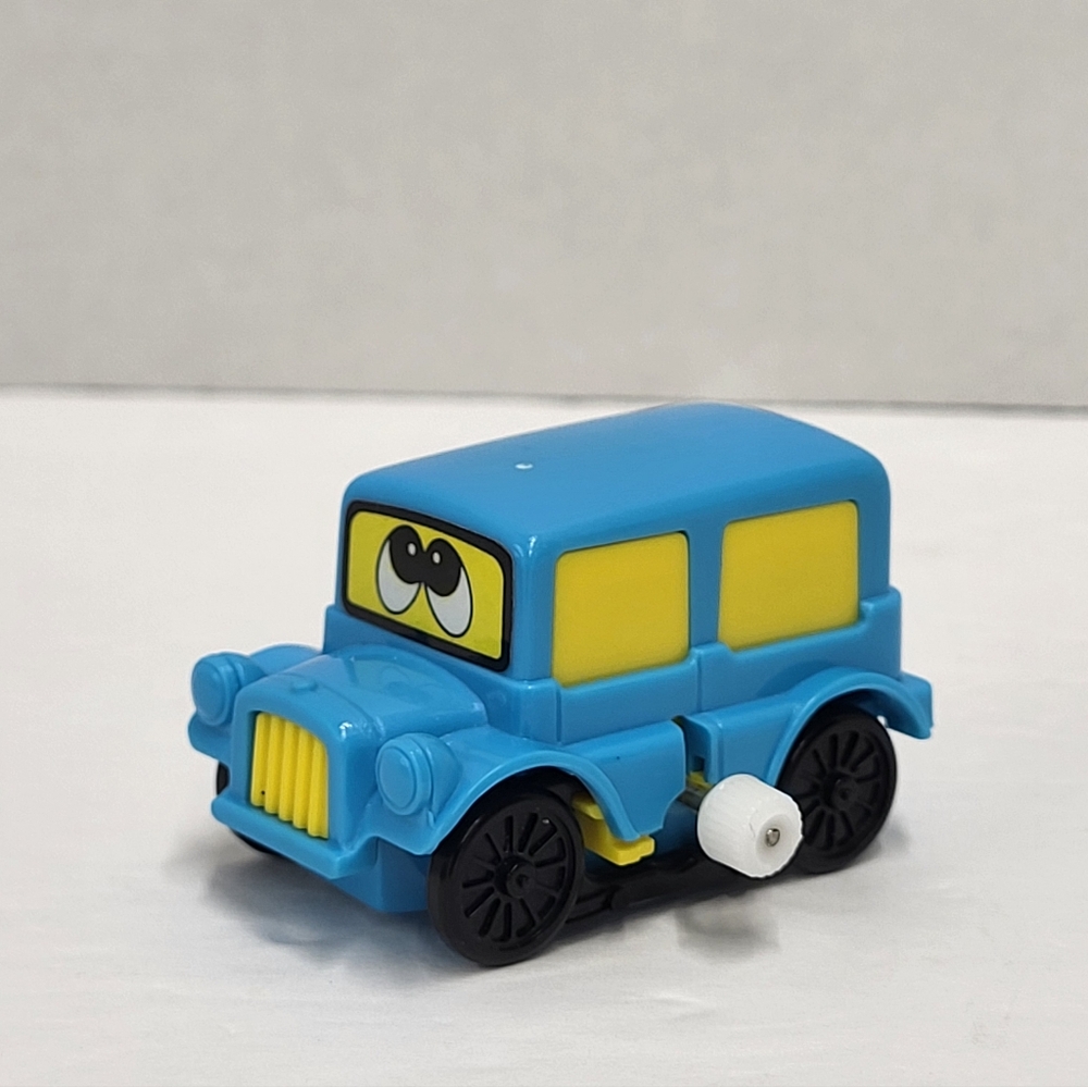 VINTAGE TOMY WIND UP COLLAPSING CAR WORKS GREAT And In Great Condition.